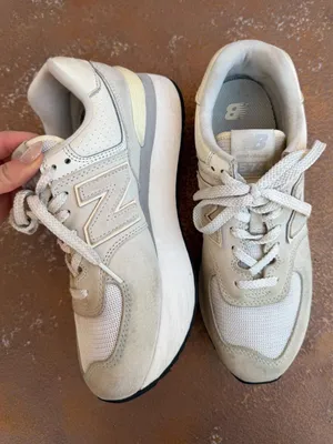 New Balance 574 cream platform trainers sneakers sz 9 women’s thumbnail 1