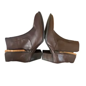 Hunter Refined Water Resistant Chocolate Brown Leather Heeled Ankle Boots thumbnail 4