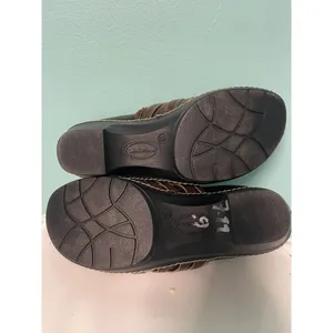 Thom McAn Casper Size 6 Black Brown Leather Wedge‎ Heel Clogs Shoes S-300 thumbnail 7