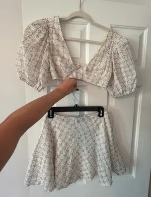 For love and lemons set thumbnail 1