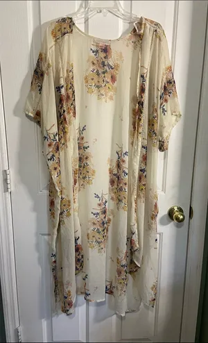 Band of Gypsies Cream Floral Open Front Kimono thumbnail 1