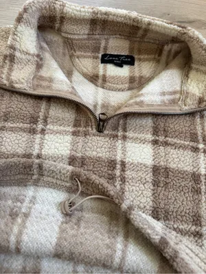 Love Tree beige cream plaid cropped sherpa teddy quarter zip pullover size small thumbnail 2