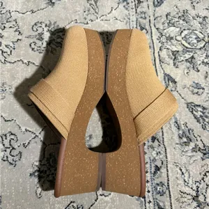 ROTHY'S The Classic Heeled Mule Clogs thumbnail 7