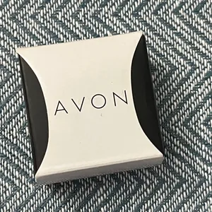 Avon Elegant Gold Tone and rhinestone Women's Ring thumbnail 10