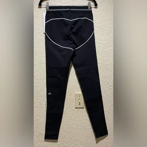 ALO Yoga NWT Airbrush High Waist Heart Throb Leggings Black White Size M thumbnail 7