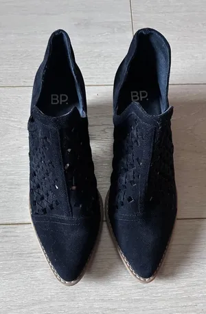 BP Black Woven Laser Cut Ankle Booties Pointed Toe Block Heel Size 5M thumbnail 1
