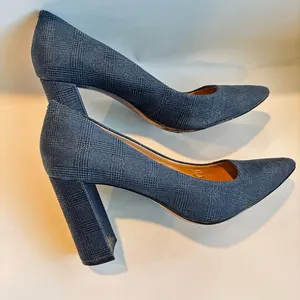 Banana Republic Navy Textured Pebble Leather Heels Size 9.5 thumbnail 1
