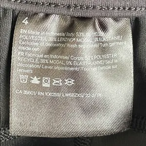 Lululemon Softstreme High-Rise Straight Leg Crop in Black thumbnail 5