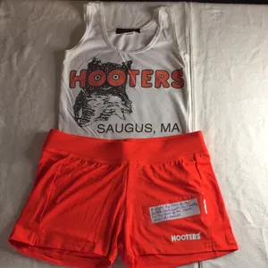 B37 #14 Hooters Girl Worn Tank and New Shorts from Saugus MA Size XS/XS-A thumbnail 1