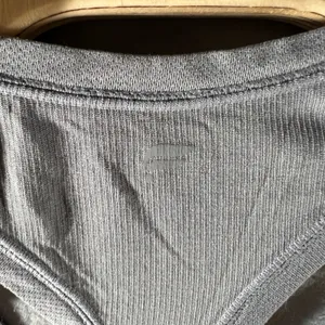 948 | Fabletics Seamless Ribbed‎ Racerback Athletic Tank Top Gray Womens S thumbnail 5