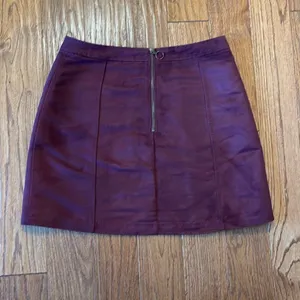 Old Navy Burgundy faux suede pocket front mini skirt 8 thumbnail 8
