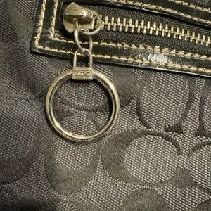 🛍❤️‍🔥 COACH black Signature Monogram Handbag Patent Leather Handle Large Tote thumbnail 3