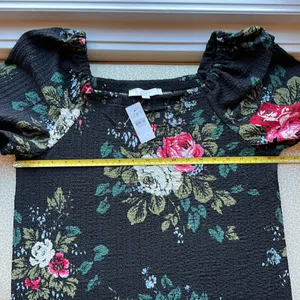 NWT Loft Long Puffed Sleeve Puckered Floral Top thumbnail 9