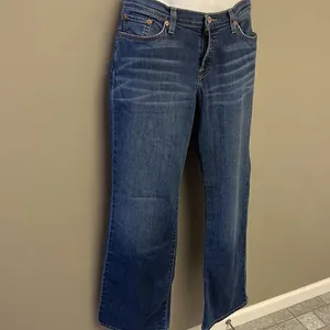 Lucky Brand Medium Blue Distressed 5- Pocket Mid-Rise Flare Jeans-Size 32/14 thumbnail 3