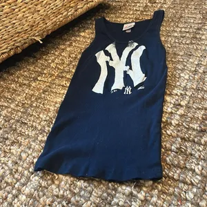 MLB Majestic Yankees Baby Navy Blue Ribbed Tank Size Medium thumbnail 4