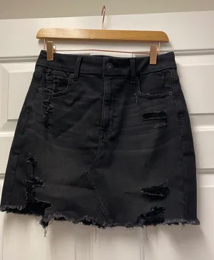 American Eagle black curvy hi rise skirt thumbnail 1