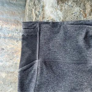 Lululemon Free Runner Crop Heathered Black Gray Women’s Size 8 thumbnail 6