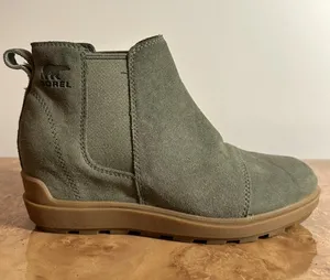 Sorel Evie II Chelsea Waterproof Suede Ankle Boots Green Women's Size 8 thumbnail 1