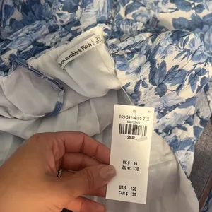 Abercrombie NWT Blue Floral Flowy Crinkle Maxi Dress thumbnail 8