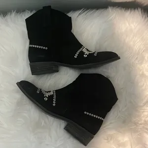 NWOT Musse & Cloud Ginger Western Ankle Boots | Black Suede | Size 9 thumbnail 6