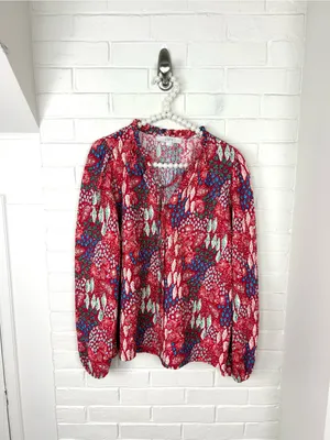 LOFT Colorful Patterned Lightweight Top Size M thumbnail 2