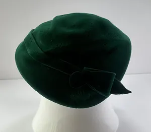 Vintage Edco Riviera Emerald Green Velour Hat with Bow Details thumbnail 1