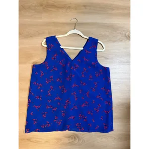 Ann Taylor Factory Tank Top Blue L Womens Floral V-Neck Sleeveless‎ Blouse thumbnail 6