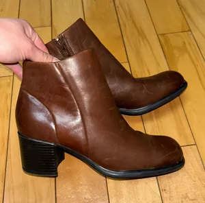 White Mountain Brown Boots Size 6.5 thumbnail 1
