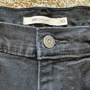 Levis‎ 505 Denim Jeans Womens 30x30 Black Dark Wash 5 Pocket Straight Leg Cotton thumbnail 3