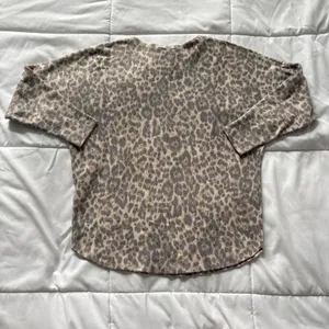 Sioni Leopard Print Dolman Sleeve Knit Sweater‎ Womens Small Top Tan Grey Office thumbnail 6