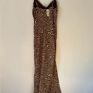Abercrombie & Fitch Brown Abstract Maxi Dress thumbnail 2