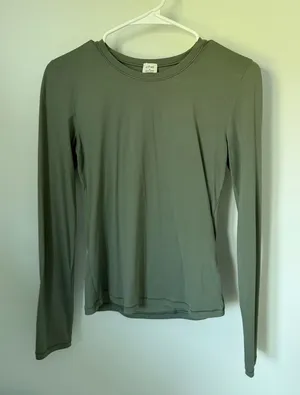 Aritzia Wilfred Green Long Sleeve thumbnail 1