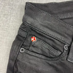 Hudson Jeans Womens 23 Black Low Rise Skinny Stretch Denim 5-Pocket Made USA thumbnail 2