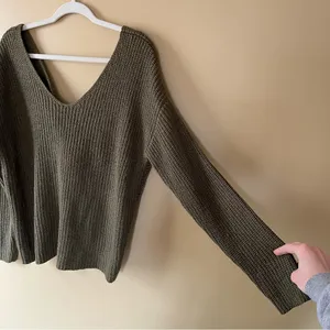 Illa Illa Olive Green Women's Sweater with Twist Back thumbnail 3