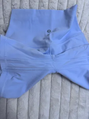 Lululemon NWOT HR 6” Shorts Size 4 thumbnail 3