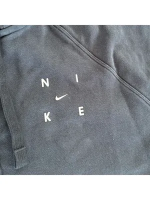 Nike Dri-Fit Black Zip-Up Sweatshirt Hoodie Size Medium (BROKEN ZIPPER) thumbnail 2