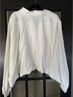 Banana Republic Blouse thumbnail 3