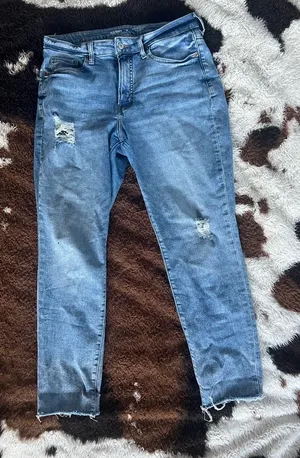 Old Navy Extra Stretch High Rise Distressed Straight Denim Jeans Size 12-Long thumbnail 1