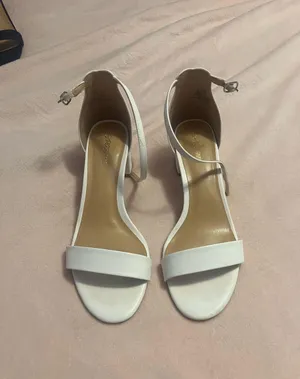 Amazon White Heel thumbnail 1