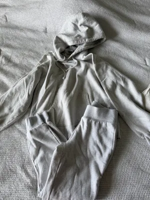 Aritzia TNA set thumbnail 1