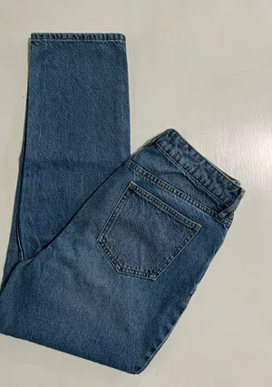 mom jeans thumbnail 3