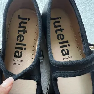 Black Shoes with Classic Mary Jane Design thumbnail 2