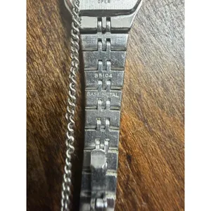 Ladies Vintage Seiko 2C20-5209 Two Tone Analog Quartz Watch Needs Battery 84-94 thumbnail 5
