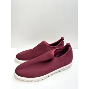 Blondo Sneaker Womens Size 8 Burgundy‎ Red Knit Pull On Waterproof Shoes thumbnail 2