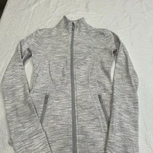 Lululemon gray define jacket size 2 *has logo* thumbnail 3