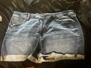 American Eagle Shorts High-Rise Shortie thumbnail 1