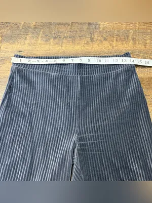 NEW Aerie Groove-On Ribbed Velour Flare Pants Charcoal Gray Womens Medium thumbnail 8