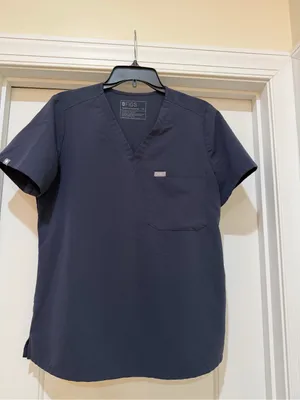 Figs Women's Grey Short Sleeve V-Neck Scrub Top Size M thumbnail 3