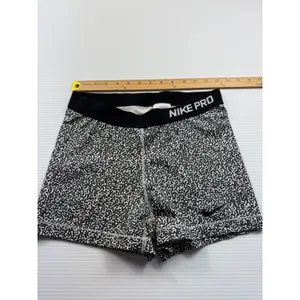 Nike Pro Women Leopard Print Compression Shorts Black White Size L 3in‎ Inseam thumbnail 3