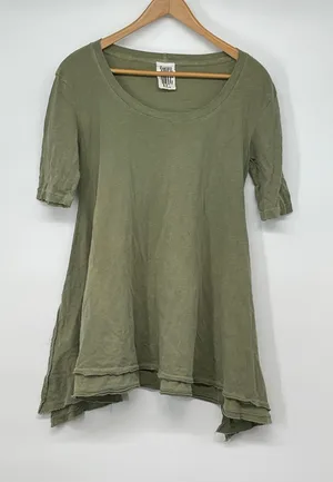 Free People Green Shark‎ Bite Raw Hem Top Size XS Grunge Lagenlook Boho thumbnail 1